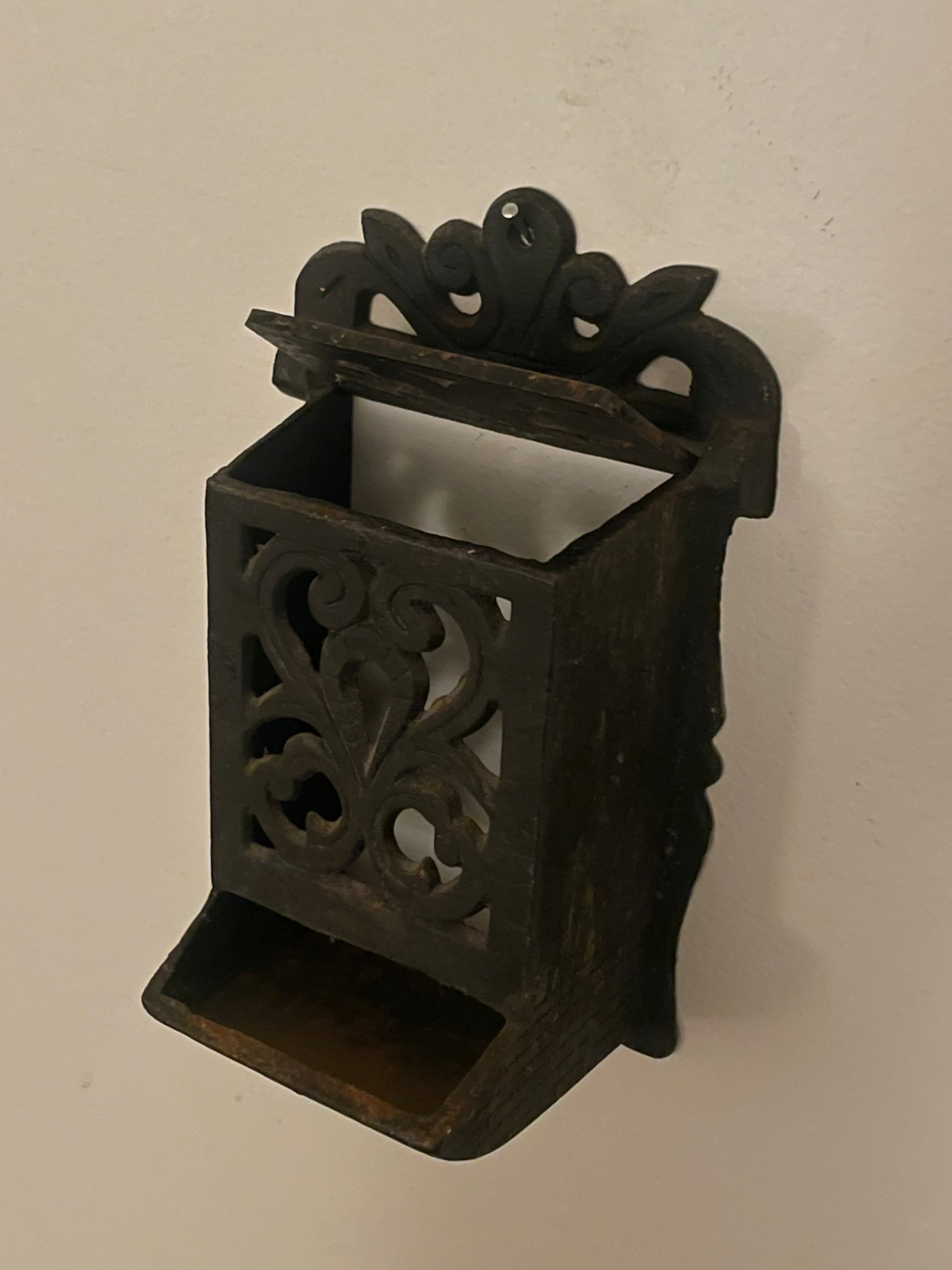 Vintage Cast Iron Match Holder w/ Lid